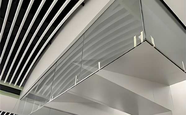 临夏玻璃挡烟垂壁