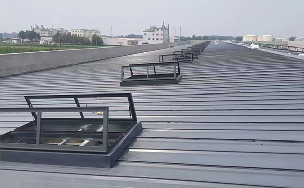 某中学室内体育馆临夏排烟窗改造项目