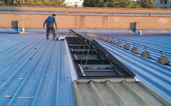 某区域性物流仓储中心临夏排烟窗系统安装项目