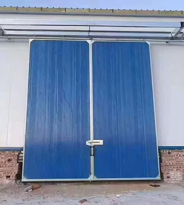 临夏工业门在大型仓储物流通道中的应用实例