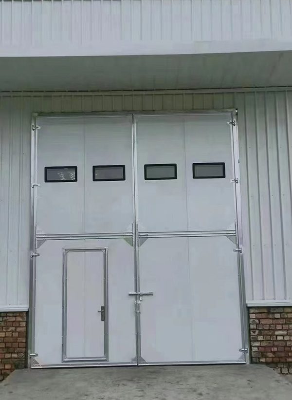 临夏工业门在设备装配车间出入口的实施记录